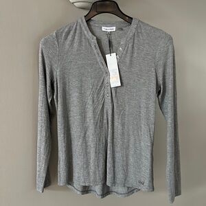 NWT Calvin‎ Klein long sleeve v neck top​